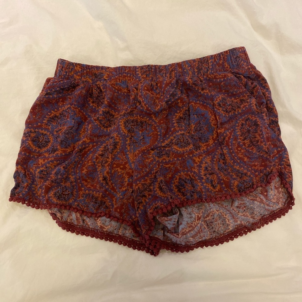 Mossimo paisley flowy shorts